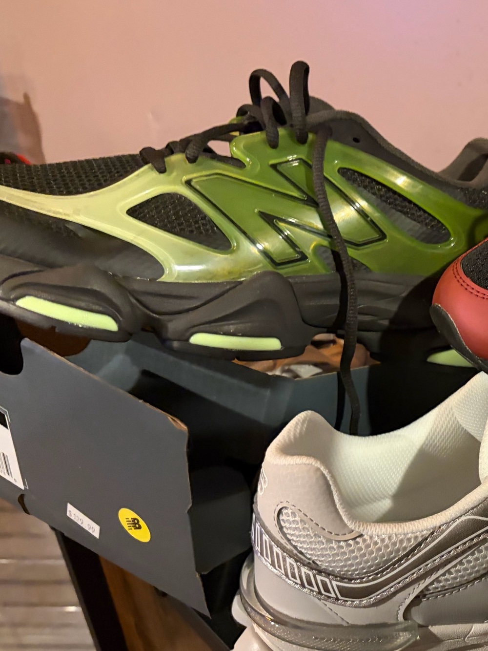 Men’s Sneakers in Green and Black -